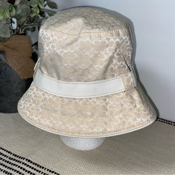 Coach Signature Print Beige and Ivory Bucket Hat Vintage Size P/S - Picture 9 of 14